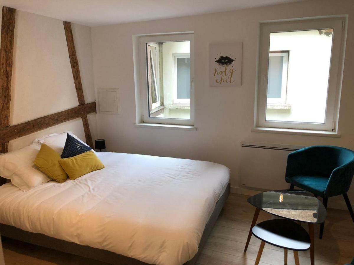 Beauty & The Beast - Old Town Cosy Apartments 콜마 객실 사진