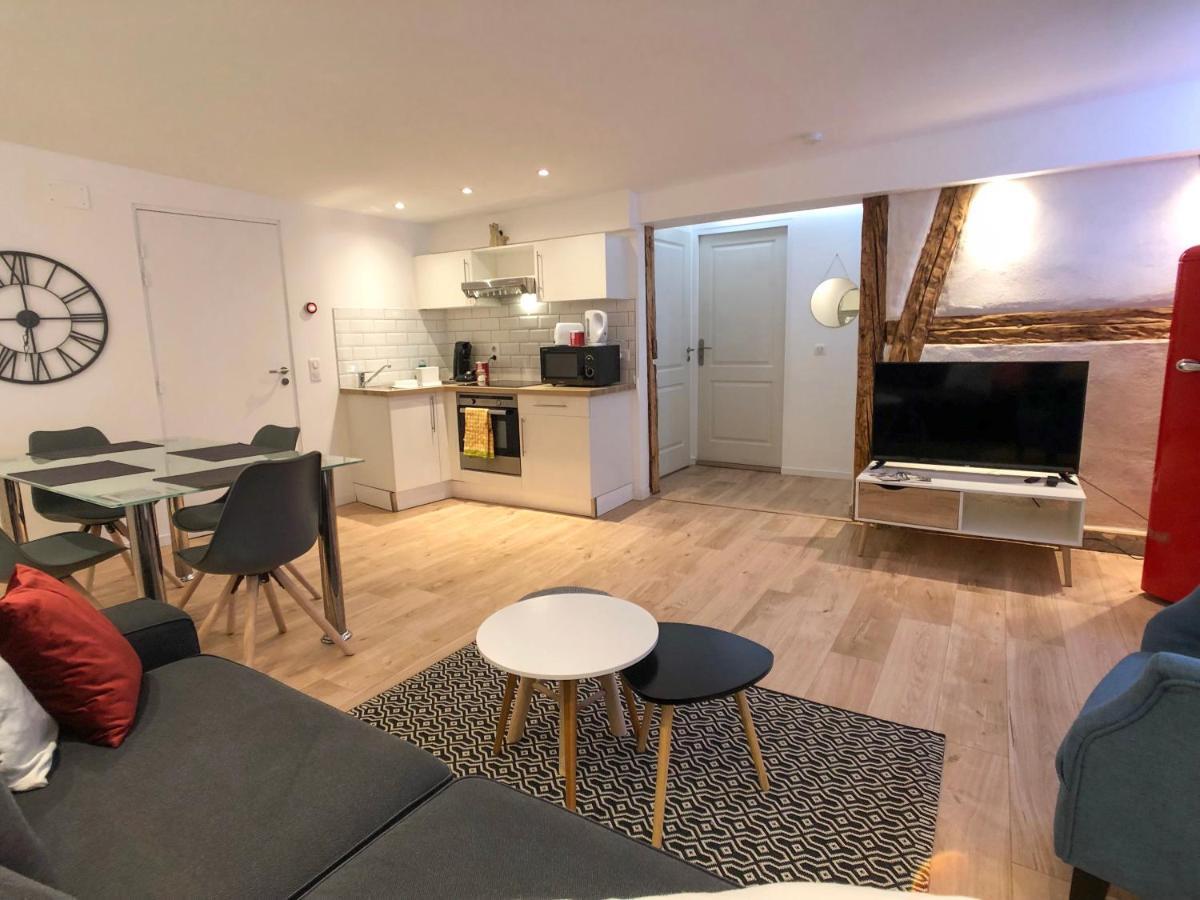 Beauty & The Beast - Old Town Cosy Apartments 콜마 외부 사진