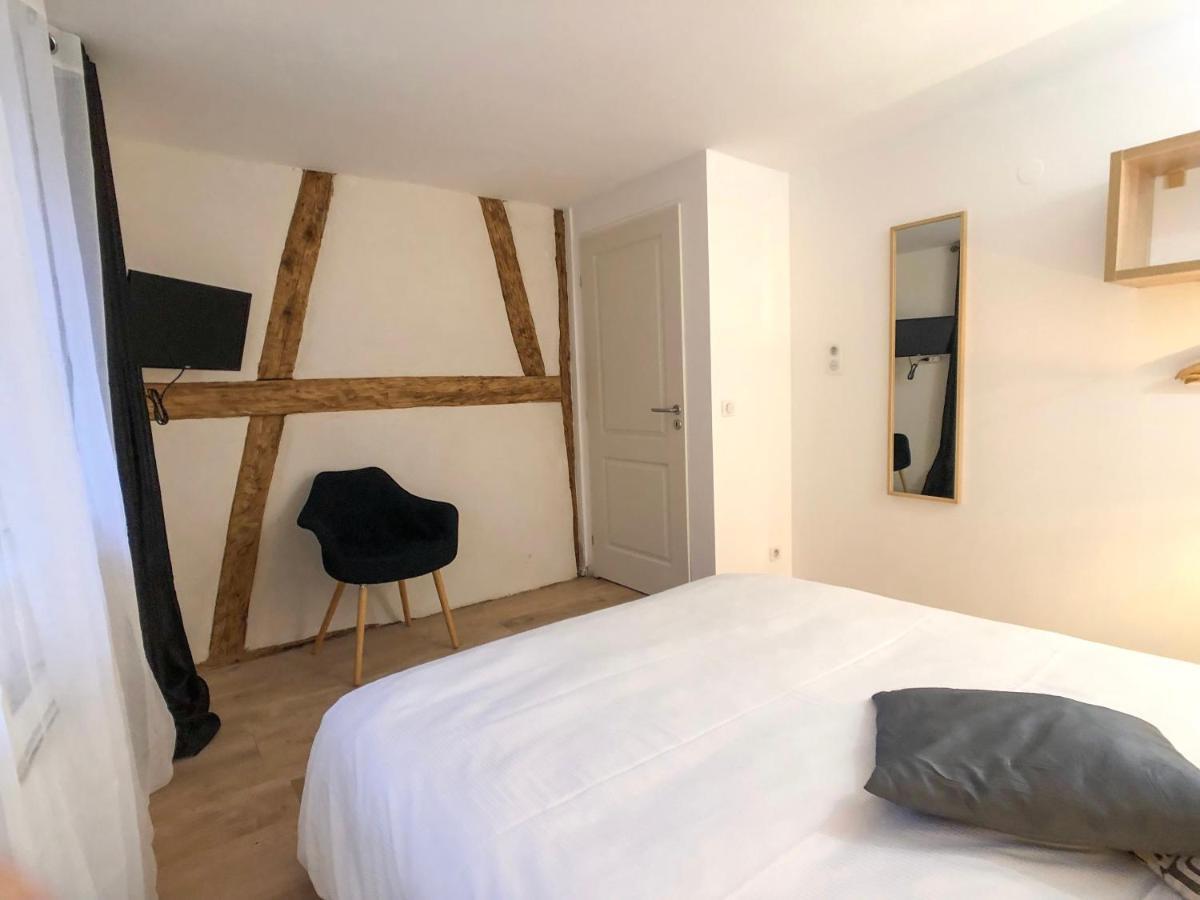 Beauty & The Beast - Old Town Cosy Apartments 콜마 외부 사진