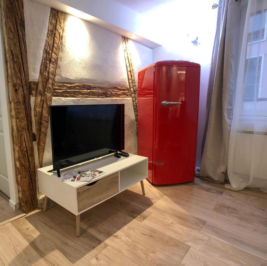Beauty & The Beast - Old Town Cosy Apartments 콜마 외부 사진